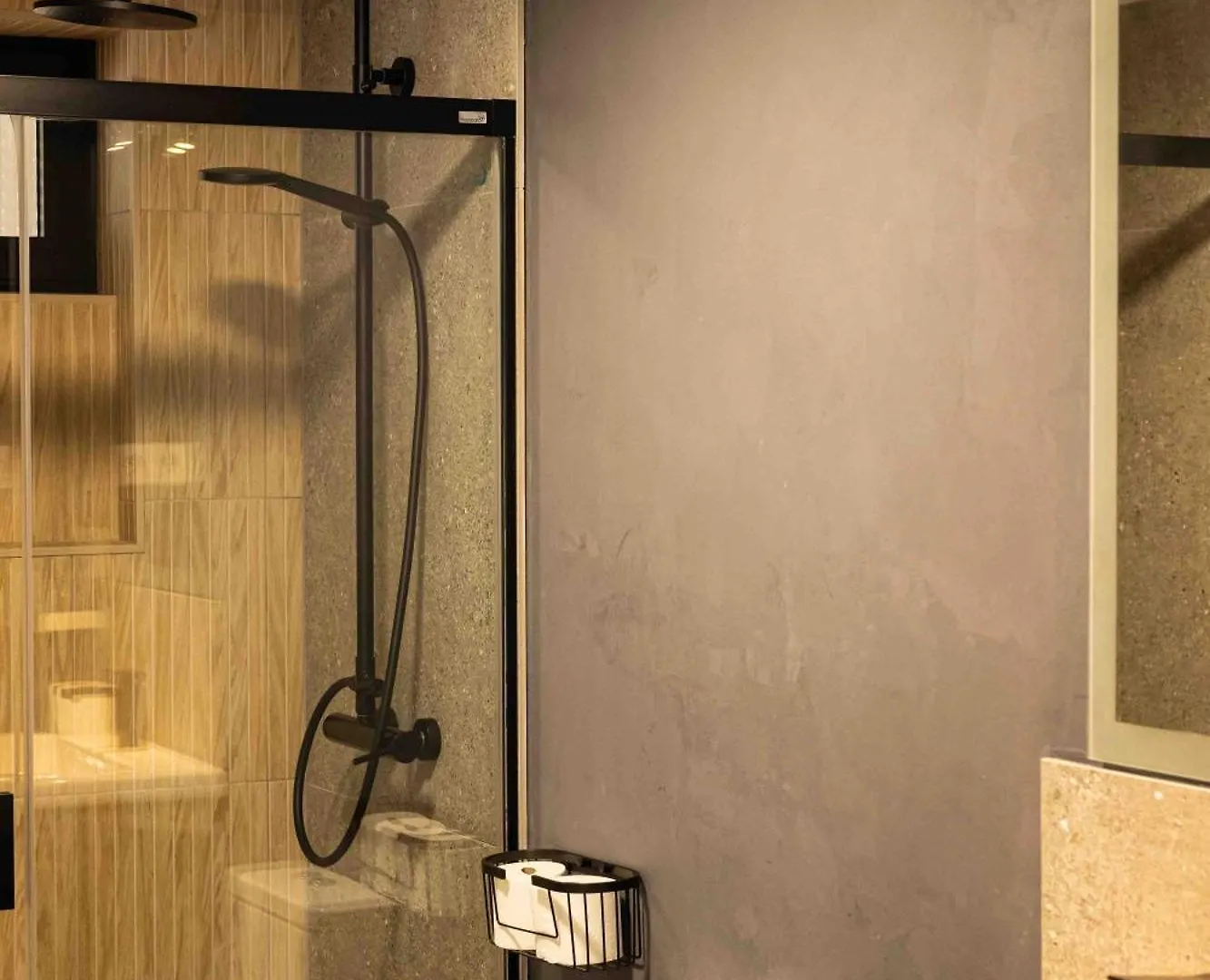 Sevilla Industrial Flat 0*,
